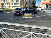 Иномарки попали в ДТП на кемеровском бульваре