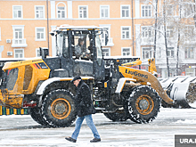 В Тюмени на уборку снега с улиц вышло 594 единицы техники