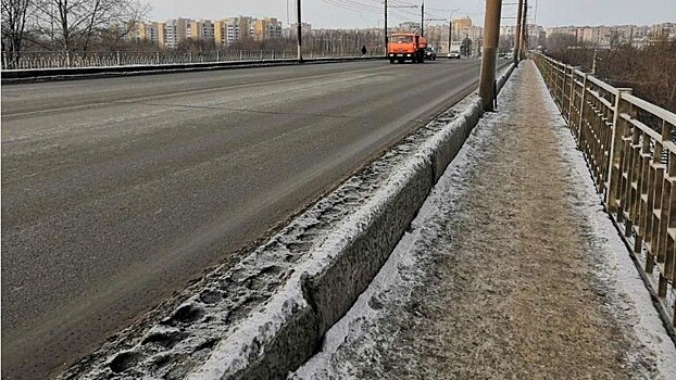 Трещину на путепроводе по улице Воровского заделают полностью