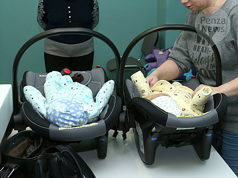 Сотрудники ГИБДД в Пензе объяснили беременным женщинам, как перевозить детей в автомобиле