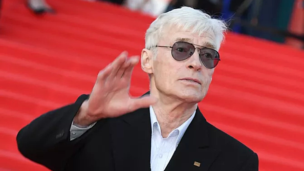 Актера Щербакова госпитализировали после неудачного падения