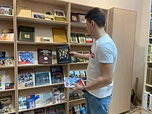 Молодогвардейцы передали книги детям Донбасса, эвакуированным в Пензу