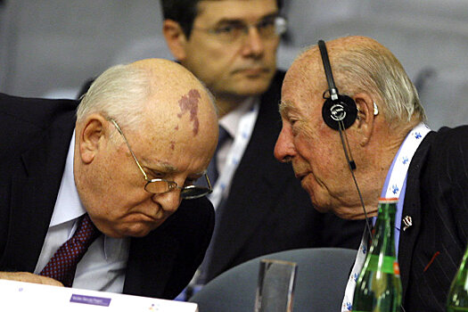 Горбачев и Шульц: Человечество должно избавиться от ядерного оружия