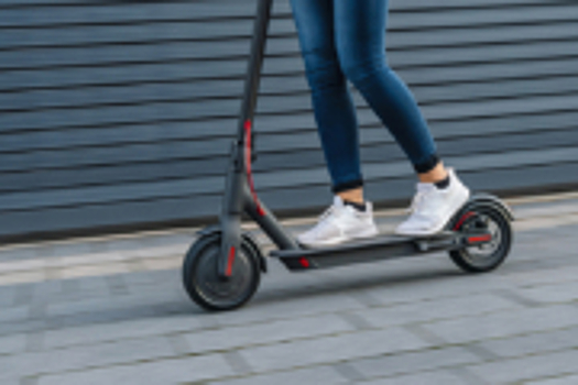 В России ограничат скорость электросамокатов, гироскутеров и моноколес