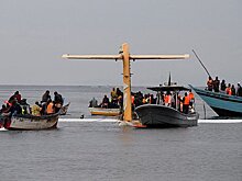 Количество жертв в авиакатастрофе на озере в Африке возросло