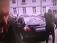 Камера наблюдения зафиксировала расстрел бизнесмена на западе столицы
