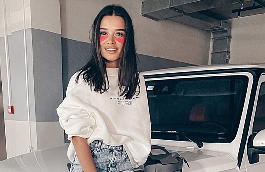 Знаменитости, которые любят хвастаться своим богатством