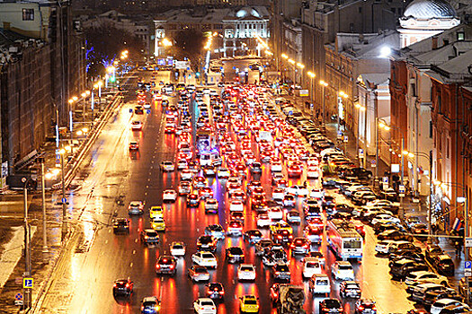 Пробки в Москве достигли 9 баллов