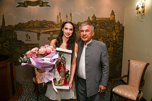 Загитова посетила встречу Минниханова с представителями «Землячества Татарстана»