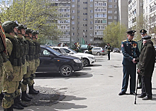 В Екатеринбурге военнослужащие соединения РЭБ  ЦВО провели чествование ветеранов ВОВ накануне 9 мая