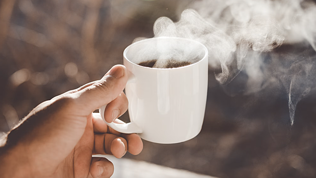 Любителям кофе посоветовали не пить его натощак, чтобы не покрыться прыщами