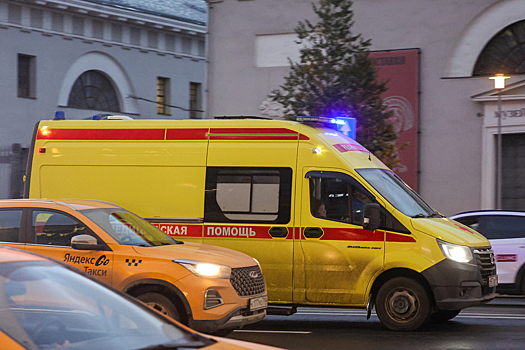 В Петербурге машина скорой столкнулась с легковушкой