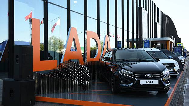 Власти стали закупать больше отечественных автомобилей