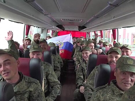 Замглавы МО РФ Фомин: специалисты ведомства оказывают помощь военным после обмена