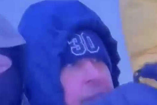 В Свердловской области двое мужчин ушли под лед на снегоходе