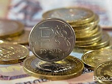 Доллар слабеет, ожидая выступление главы ФРС США