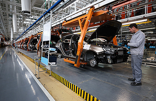 «АвтоВАЗ» запустил серийный выпуск Lada Vesta с шестиступенчатой «механикой»