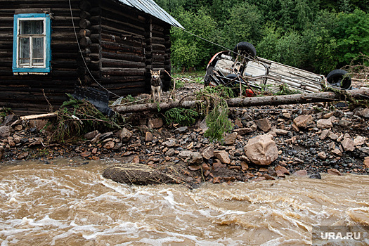 Жителей столицы ХМАО топит сточными водами с парковки