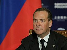 Медведев пригласил Илона Маска в Москву на День Победы