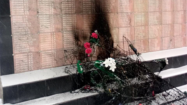 Неизвестные подожгли мемориал ВОВ в Иркутской области