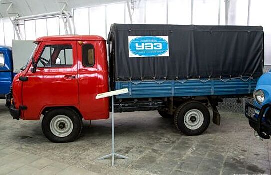 УАЗ-39095 со спальным местом. Его называли “УАЗ дальнобойщика”