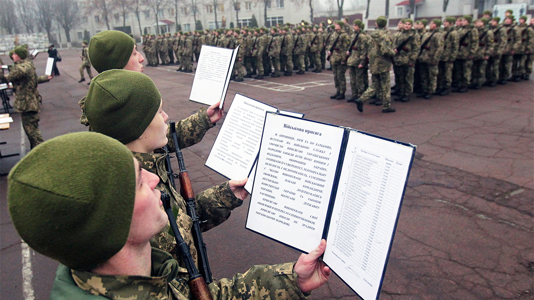 Зеленский выступил против снижения возраста мобилизации