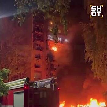 Пожар в российской многоэтажке после попадания дрона ВСУ сняли на видео