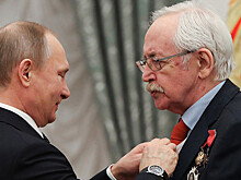 Сергей Собянин поздравил с днем рождения артиста Василия Ливанова