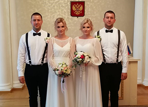 Две пары близнецов поженились в Подмосковье