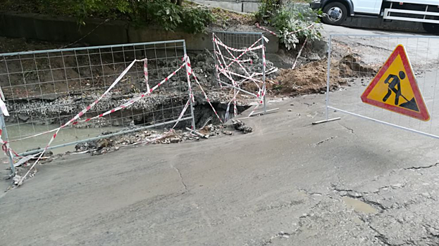 Жители саратовского поселка до вечера остались без воды