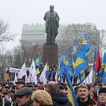 Винница: Ленин пал, за ним - Шевченко