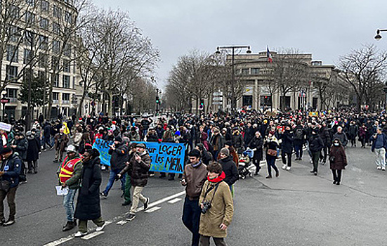 В Париже на акцию против нового закона о миграции вышли около 16 тыс. человек