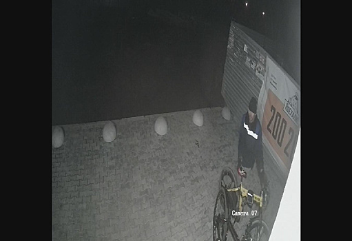 Выбрал подороже: в Благовещенске полиция ищет похитителя велосипеда