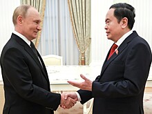 Путин изменил дипломатическому протоколу на встрече с гостем из Азии