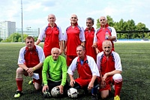 В Крюково состоялся турнир по футболу (6+6) среди ветеранов 70 лет +
