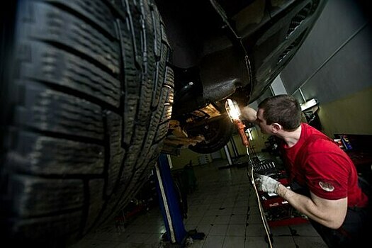 «Фара, решётка, а ждать месяц»: калининградцы жалуются на сроки ремонта машин по ОСАГО