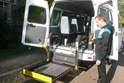 В Красноярске автопарк социального такси пополнился десятью автомобилями