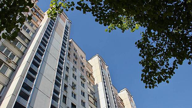 Более 20 лифтов заменили в доме на Привольной улице