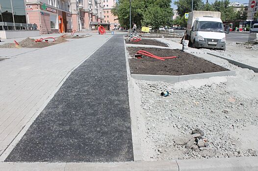Новая пешеходная зона на улице Свободы в Челябинске продолжает преображаться