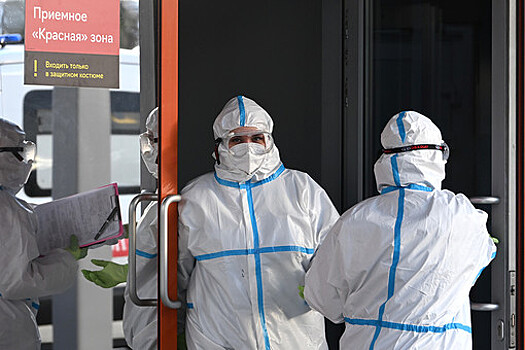 Эксперт: число инфицированных коронавирусом в России будет расти еще в течение месяца