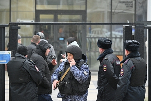 «Полмиллиона на школу»: Кто будет защищать детей вместо Нацгвардии