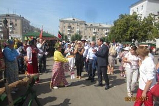 Народы Поволжья поздравили мэра и жителей Новокуйбышевска с юбилеем города