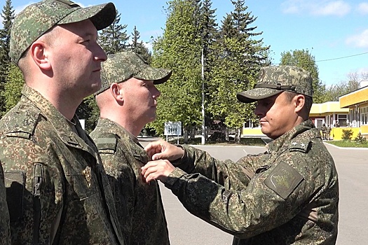 Квалификационным знаком "За штурм" награждают лучших носителей ратного искусства