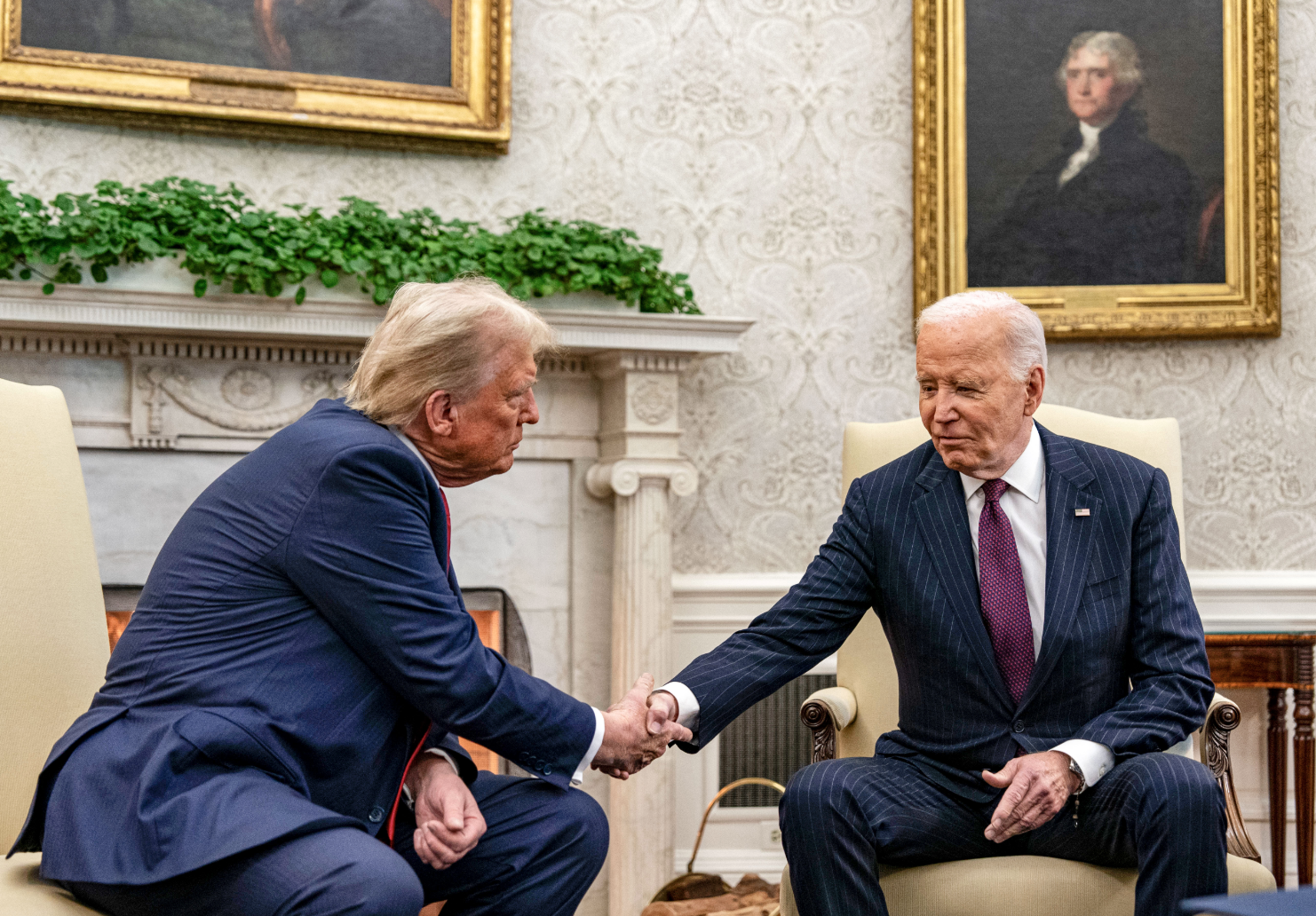 Байден пытался убедить Трампа продолжить поддержку Украины