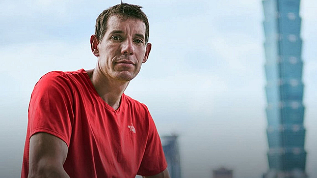 Американский скалолаз забрался на 101-этажный небоскрёб, слушая группу Tool