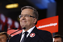 Бывший президент Польши поддержал на выборах Коморовского
