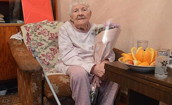 В Железногорске старейшая жительница отметила 104-летие