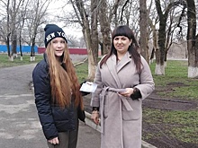 В Октябрьском молодёжи раздали листовки ЗОЖ