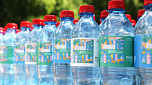 В подмосковных парках в выходные раздали около 30 тысяч бутылок воды