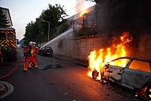 Ситуация во Франции: Макрон не решился ввести режим ЧП в стране, сожжены две тысячи машин, отменены выпускные и концерт Милен Фармер